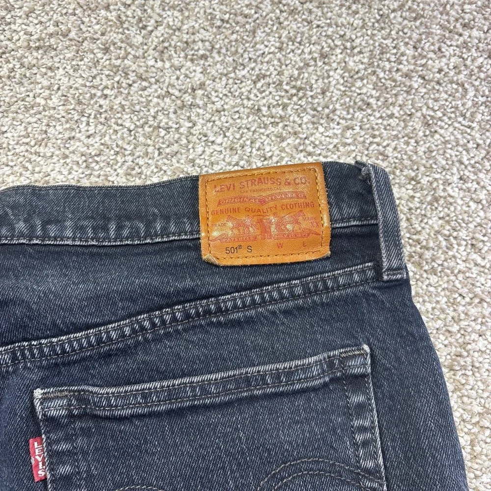 Levis 501 Shorts Mens‎ 32 Black Denim Button Fly Raw Hem Cutoff 6 Inseam